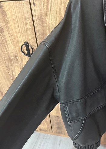 Pull and Bear Siyah Deri Kadın Ceket