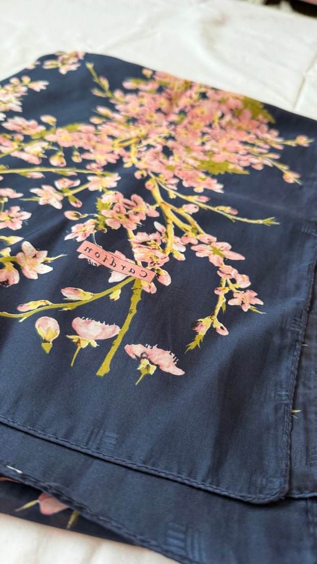 Çiçek Desenli Kadın şal - Görsel 2