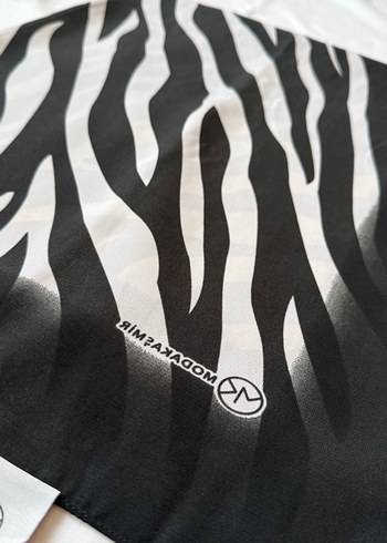 Kadın Siyah Zebra Desenli modakaşmir - Görsel 2