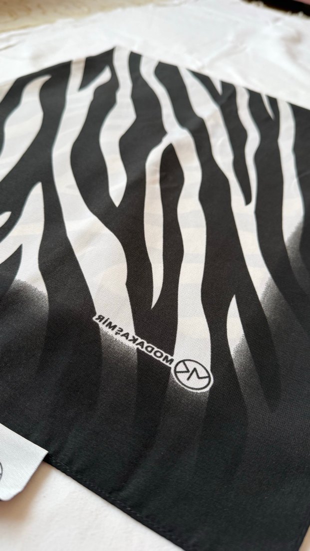 Kadın Siyah Zebra Desenli modakaşmir - Görsel 2