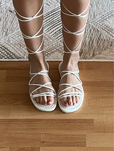 Zara Bağcıklı sandalet