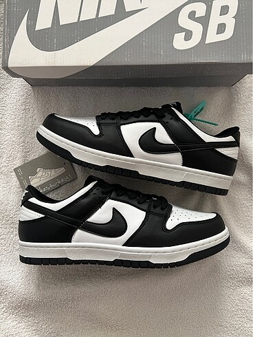 Nike dunk low panda