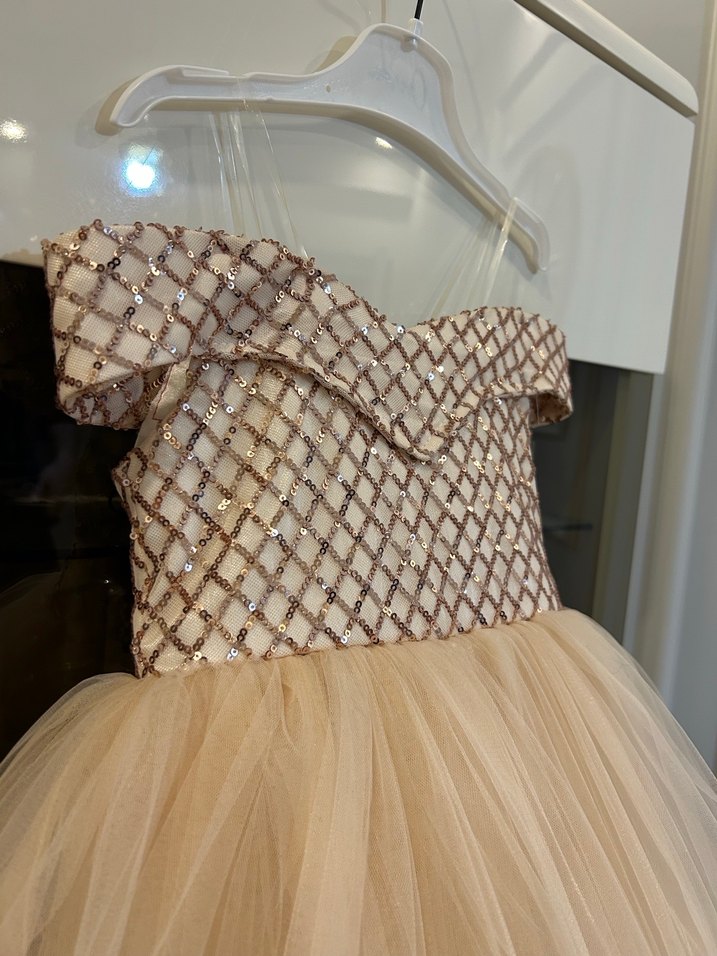 Kız Çocuk Bej Straplez Fırfırlı Elbise - Görsel 3