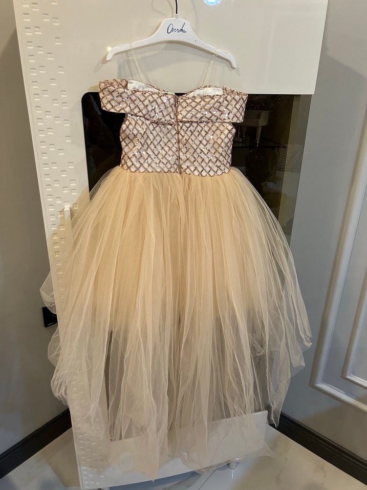 Kız Çocuk Bej Straplez Fırfırlı Elbise - Görsel 4