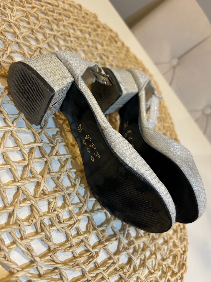 Bej Gri Yılan Desenli Tokalı Kadın Topuklu Ayakkabı - Görsel 2