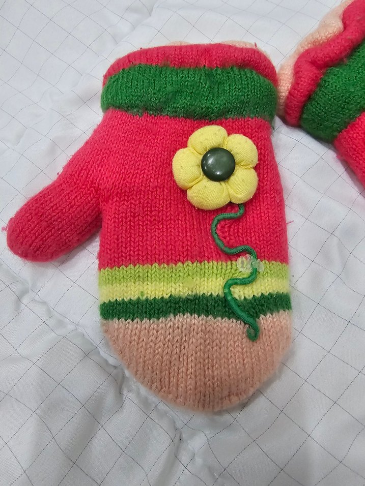 Renkli Nakışlı Örgü Kız Eldiveni - Görsel 2