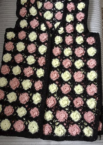 Çiçek Desenli Uzun Örgü Kadın Yelek - Görsel 4