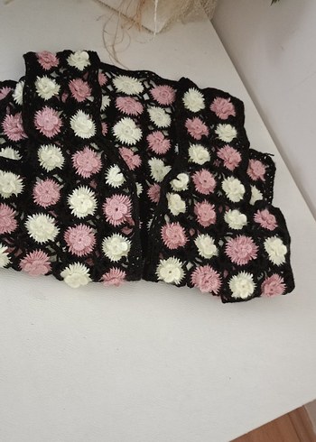 Çiçek Desenli Uzun Örgü Kadın Yelek - Görsel 3