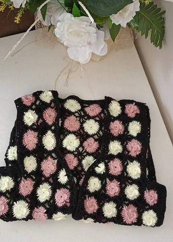 Çiçek Desenli Uzun Örgü Kadın Yelek - Görsel 2