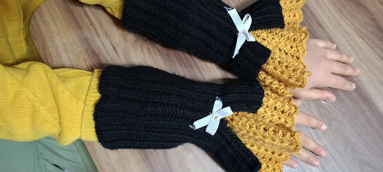 Sarı ve Siyah Örgü Kadın Eldiven - Görsel 3