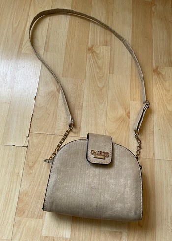 Guess Bej Çapraz Askılı Çanta