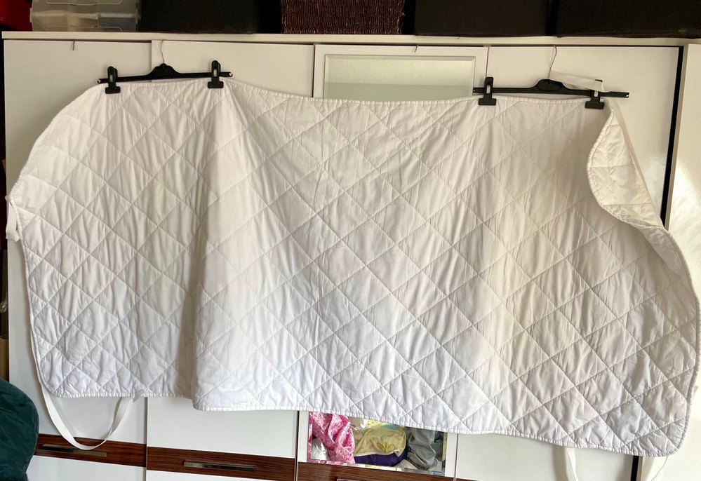 Beyaz Dolgulu Kapitone Alez - Görsel 2