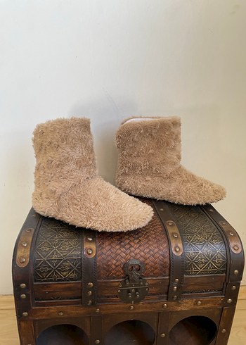 Karamel Peluş Ev Botu 35-36 No - Görsel 2