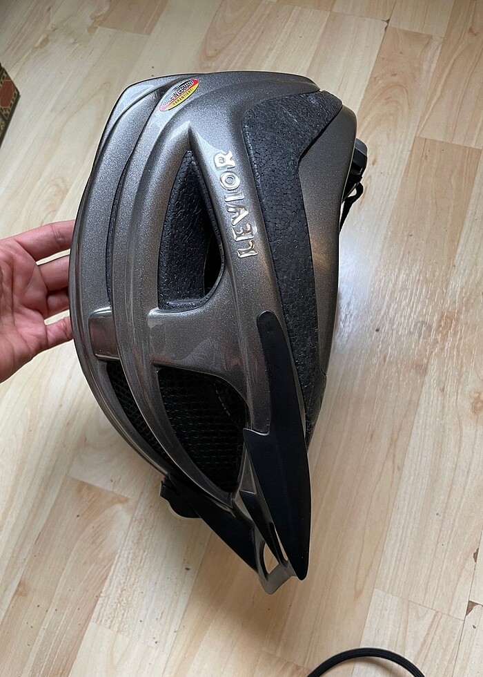 LEVIOR Bisiklet Kaskı - Görsel 3