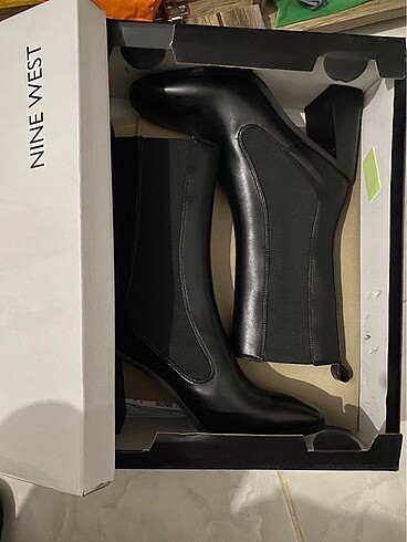 Nine West Nine west bot