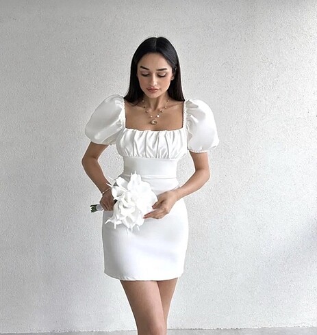 Beyaz mini elbise
