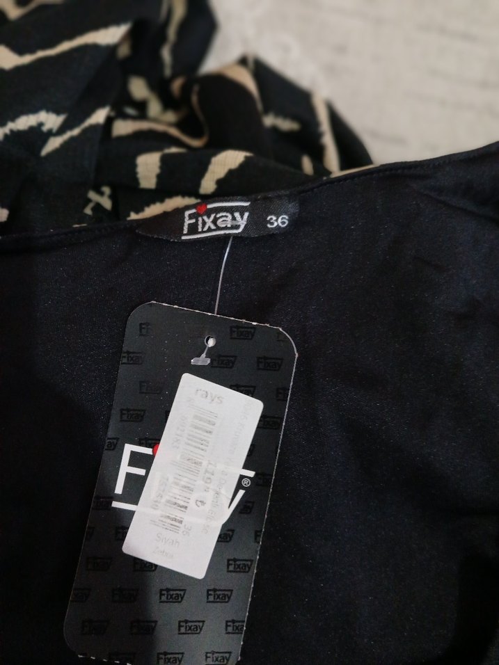 Zebra Desenli Siyah Uzun Elbise - Görsel 2