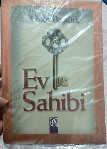 Ev Sahibi - Onur Baştürk