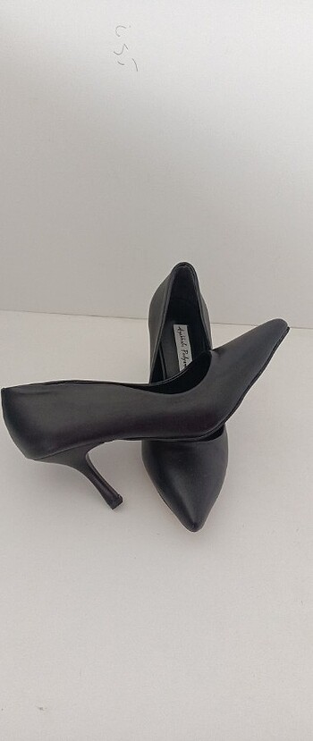38 numara siyah stiletto(defolu)