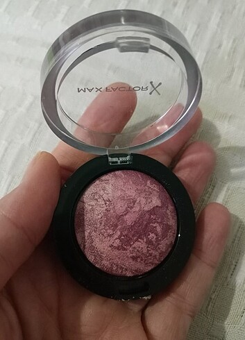 Max Factor far