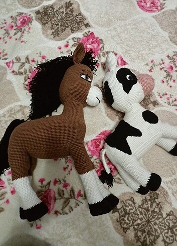  Beden Amigurumi oyuncak at ve inek 
