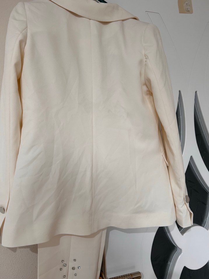 Düğmeli Beyaz Kadın Ofis Takımı - Görsel 5