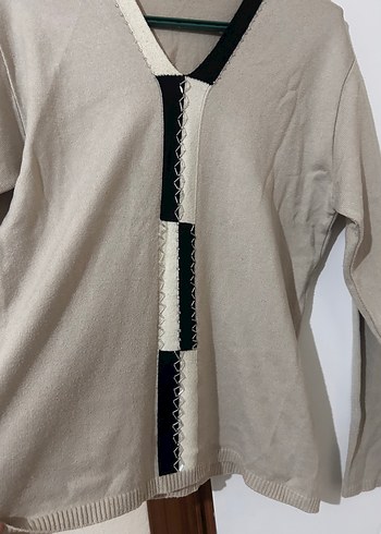 V Yaka Bej Kadın Triko Kazak - Görsel 2