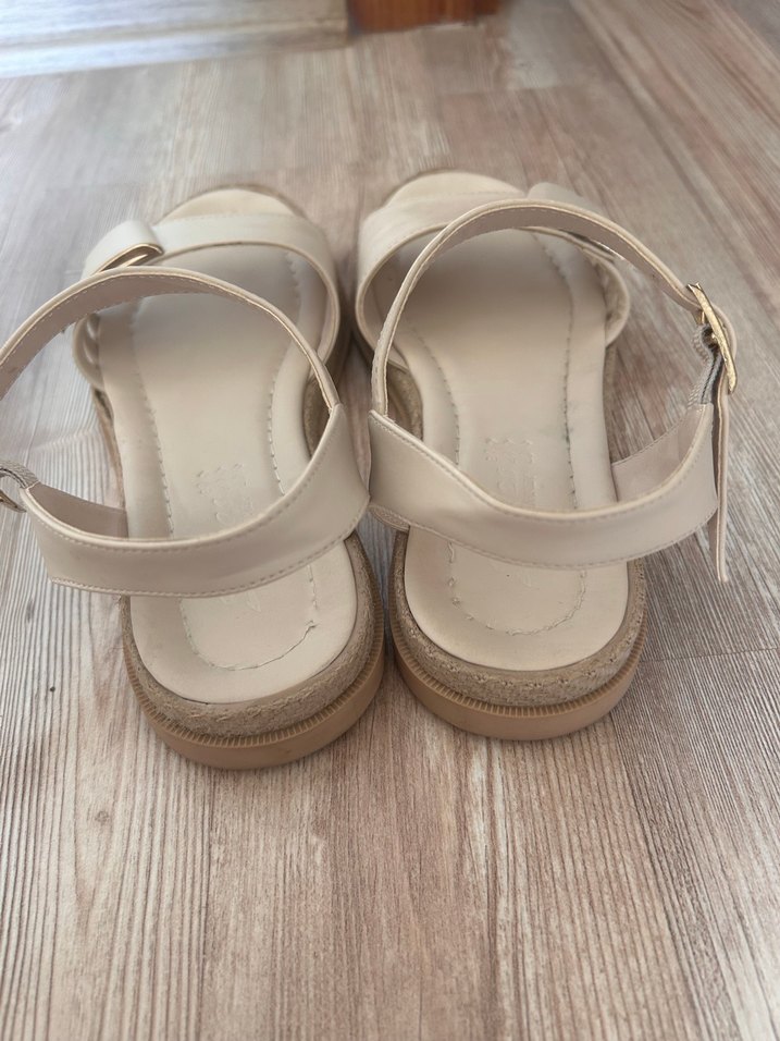 Bej Kadın Dolgu Topuklu Tokalı Sandalet - Görsel 2