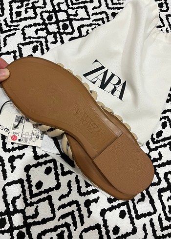 Zara Bej Kadın Terlik