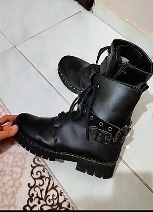 Bambi Siyah kadın bot