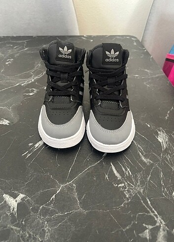 24 Beden ADİDAS ÇOCUK SNEAKER