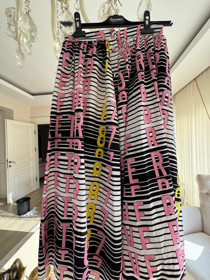 Renkli Baskılı kiloş önden yırtmaçlı twist etek - Görsel 4