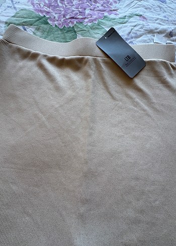 Bej Midi Derin yırtmaçlı simli kalem etek - Görsel 3