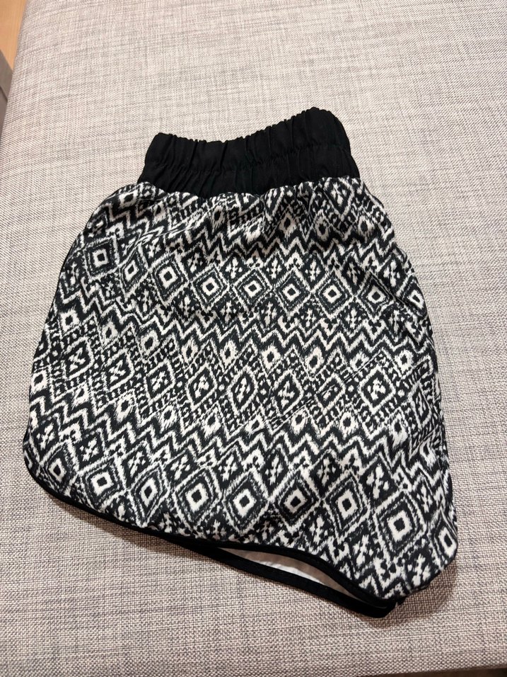 Kadın Siyah-Beyaz Mini Şort - Görsel 2