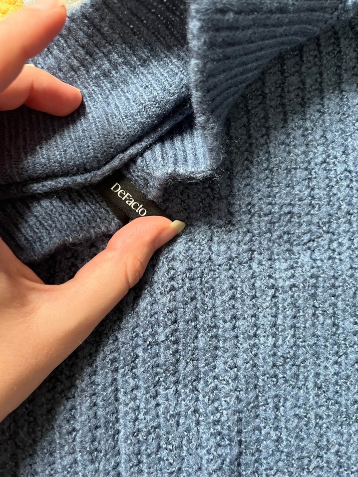 Kadın Mavi Boğazlı Örgü Yün Kazak - Görsel 2