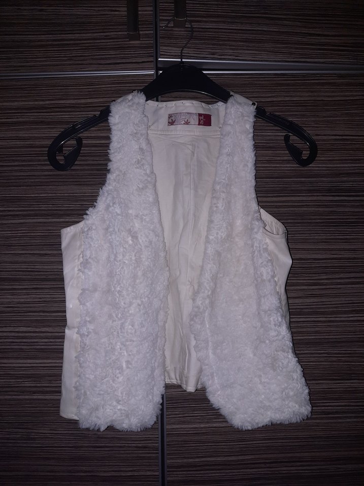 Beyaz Kürklü Kolsuz Yelek - Görsel 4