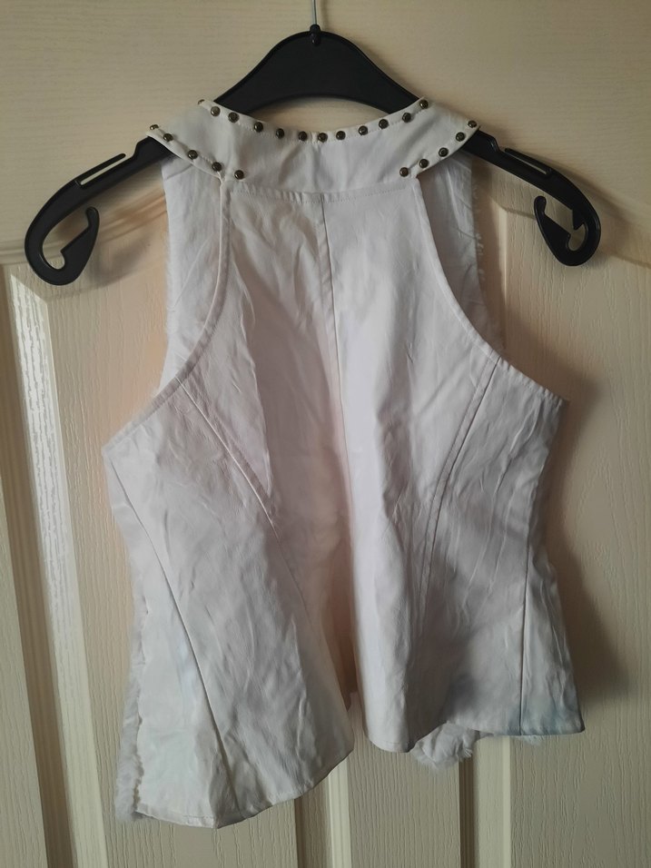 Beyaz Kürklü Kolsuz Yelek - Görsel 3