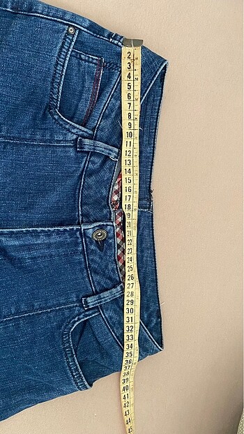 s Beden Yargıcı jeans