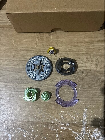 Beyblade kronos takara tomy