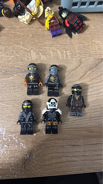 Ninjago cole figürleri