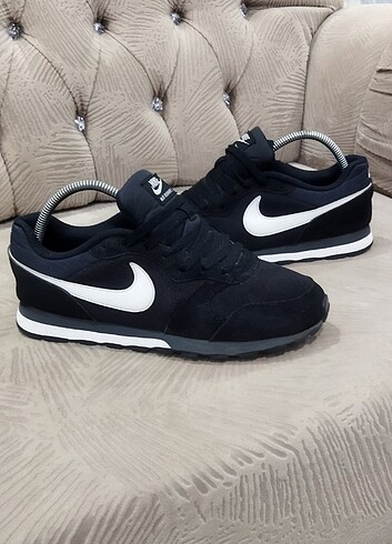 42 Beden Nike Md Runner 2