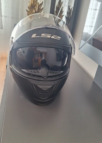 Siyah LS2 Camlı Motosiklet Kaskı - Görsel 4