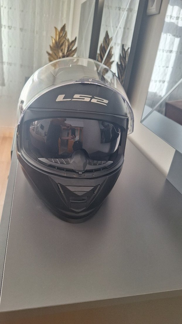 Siyah LS2 Camlı Motosiklet Kaskı - Görsel 4