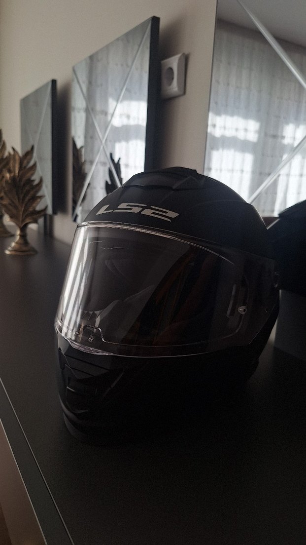 Siyah LS2 Camlı Motosiklet Kaskı - Görsel 2