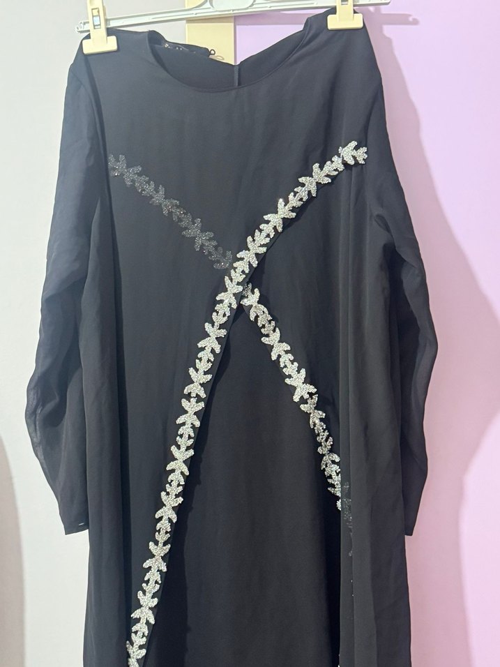 Uzun Siyah Nakışlı Gotik Kadın Elbise - Görsel 2