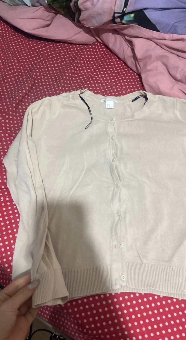 Düğmeli V Yaka Bej Hırka - Görsel 2