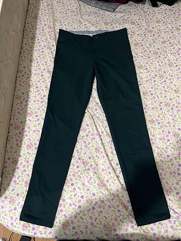 Yeşil erkek pantolonu