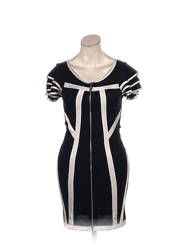 PreLoved Kısa Elbise %70 İndirimli.