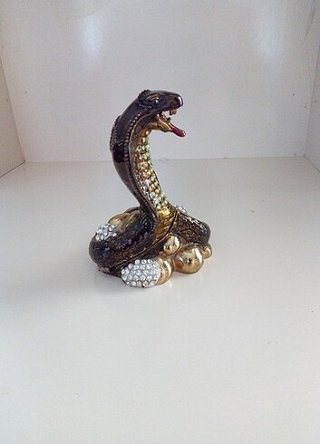 Swarovski taşlı mücevher kutusu