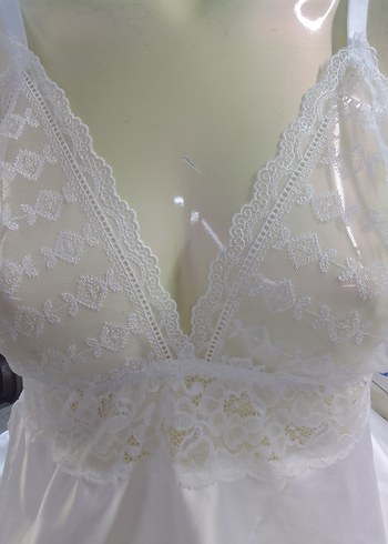 V Yaka Beyaz Dantel Detaylı Midi Gecelik - Görsel 5